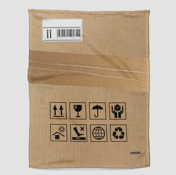 Cardboard Box - Blanket - Airportag