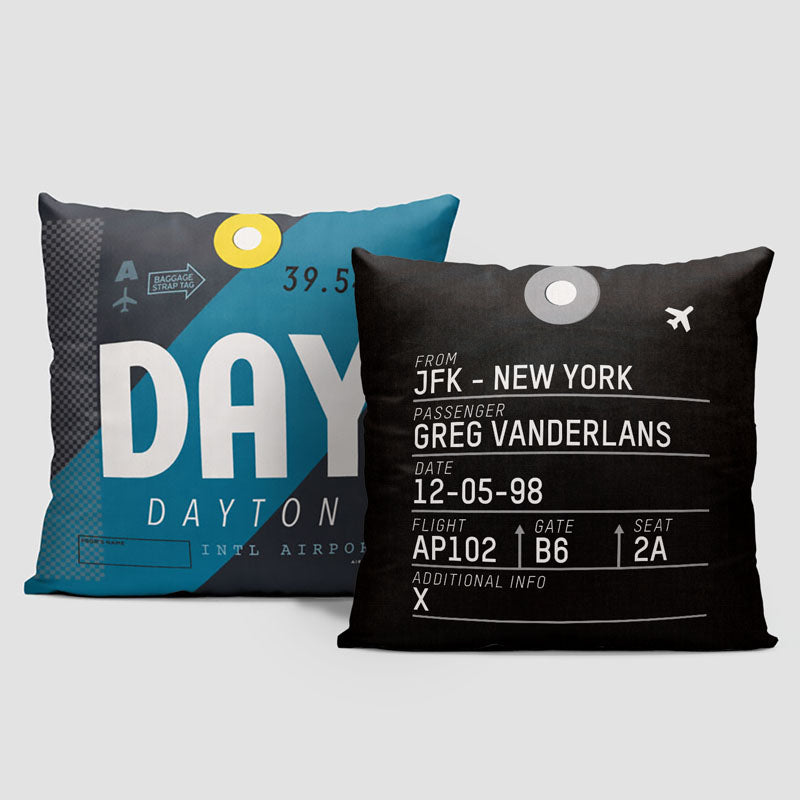 DAY - 枕を投げる