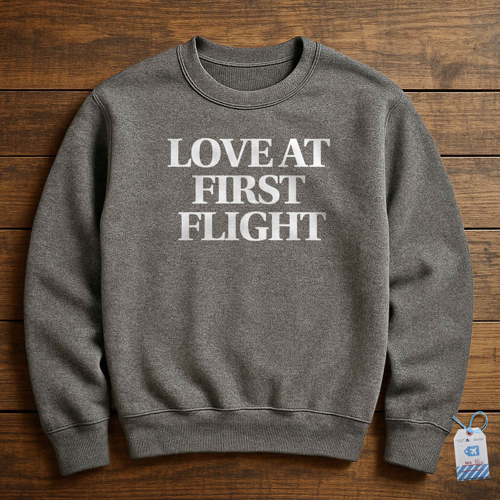 Love At First Flight - Sweatshirt