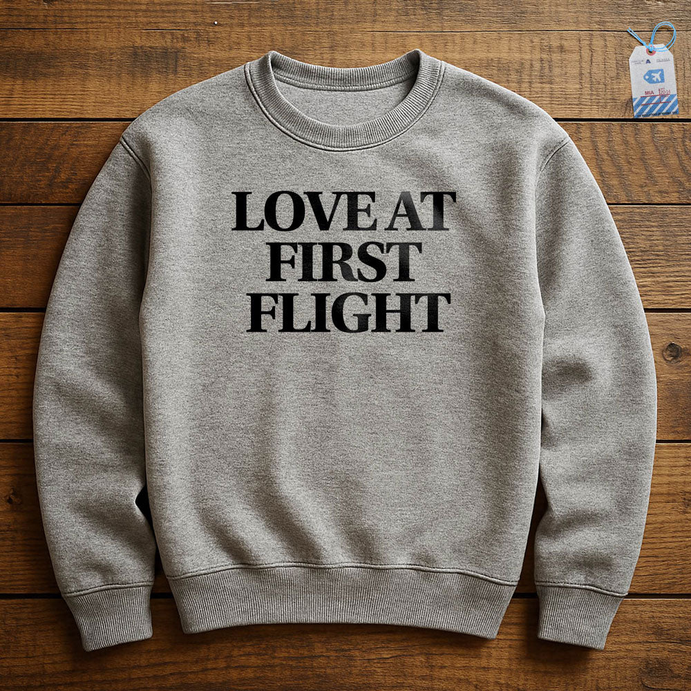 Love At First Flight - Sweatshirt