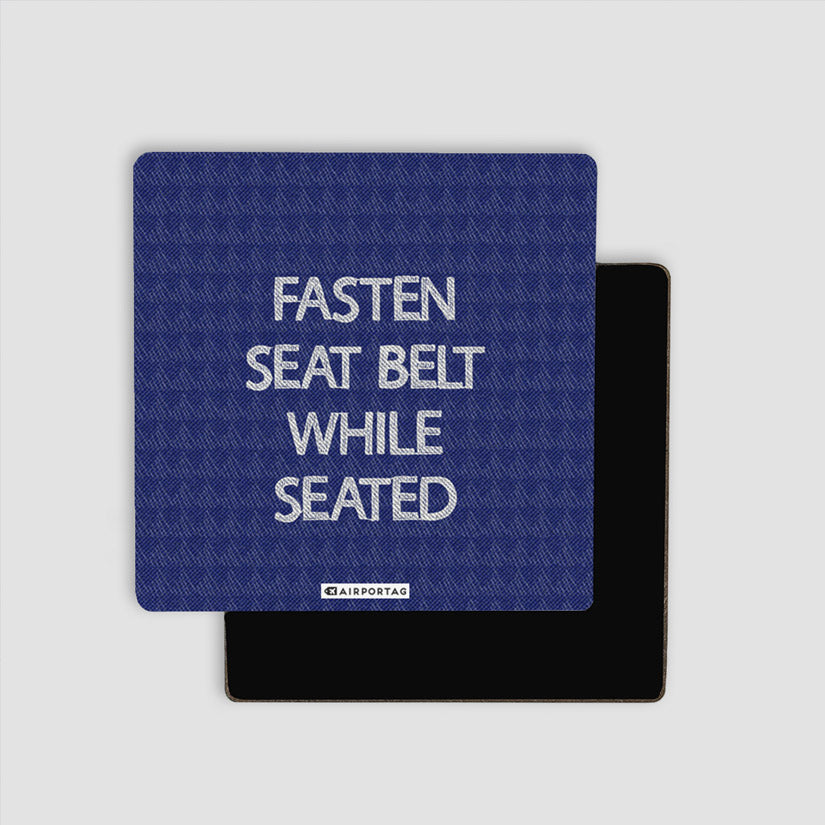 Attacher la ceinture de sécurité - Aimant