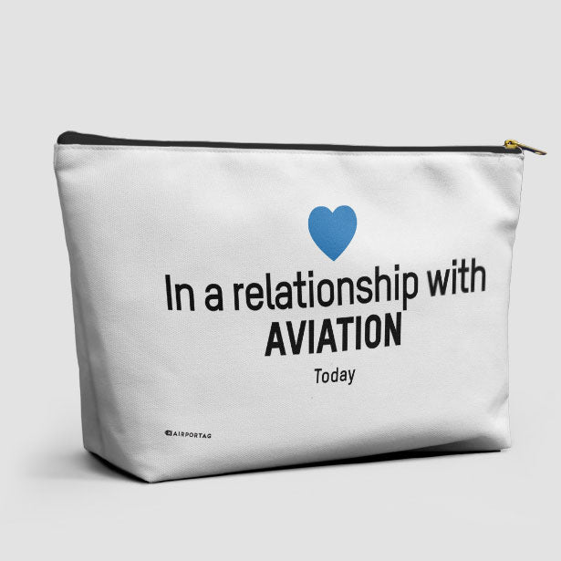 In a relationship with aviation - Pouch Bag - Airportag