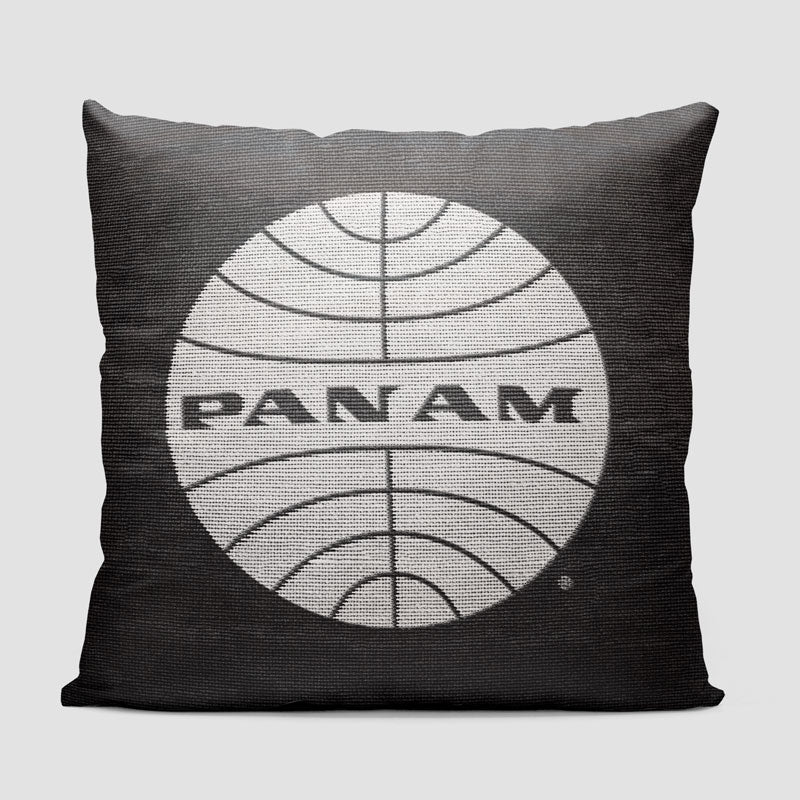 Pan Am ロゴ - 枕を投げる