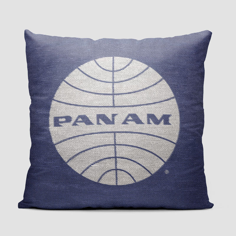 Pan Am ロゴ - 枕を投げる