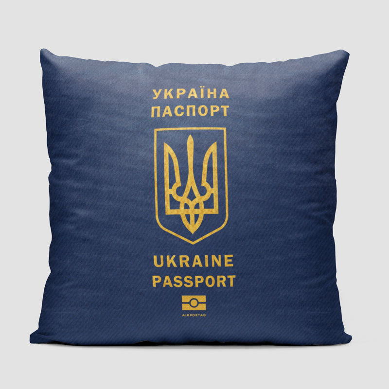 ウクライナのパスポート - 枕を投げる